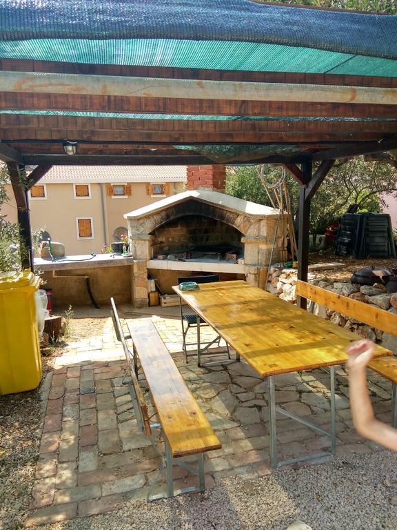 Apartments Pongrac Cres Dış mekan fotoğraf